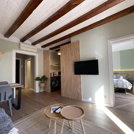 Plaza Catalunya Recently Renovated 5bd-4bth *