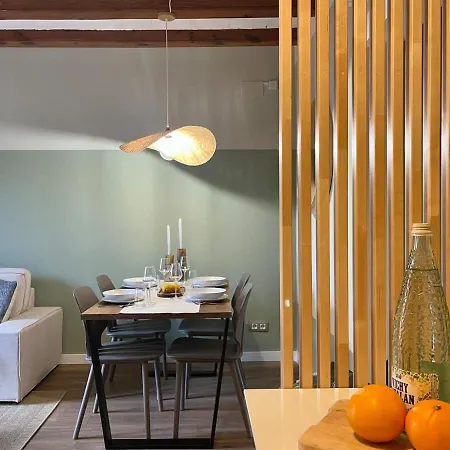 Apartment Plaza Catalunya Recently Renovated 5bd-4bth Barcelona