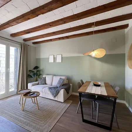 Plaza Catalunya Recently Renovated 5bd-4bth *