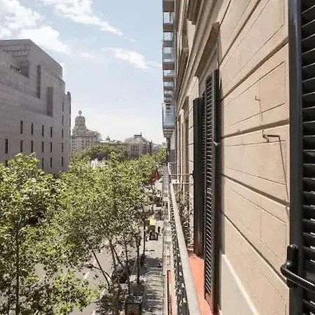 Plaza Catalunya Recently Renovated 5bd-4bth *