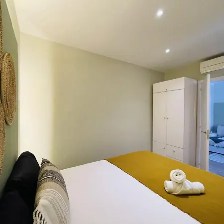 Apartment Plaza Catalunya Recently Renovated 5bd-4bth