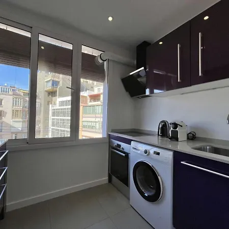 Plaza Catalunya Recently Renovated 5bd-4bth Barcelona