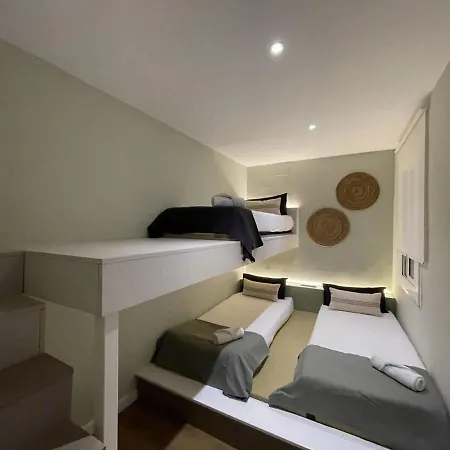 Plaza Catalunya Recently Renovated 5bd-4bth *