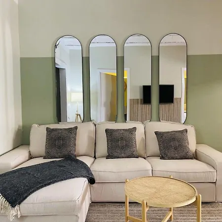 Apartment Plaza Catalunya Recently Renovated 5bd-4bth