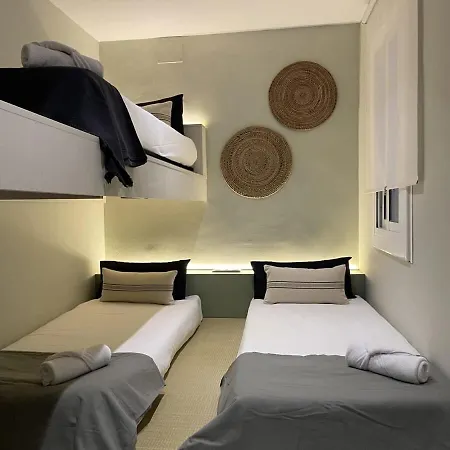 Plaza Catalunya Recently Renovated 5bd-4bth Apartment *